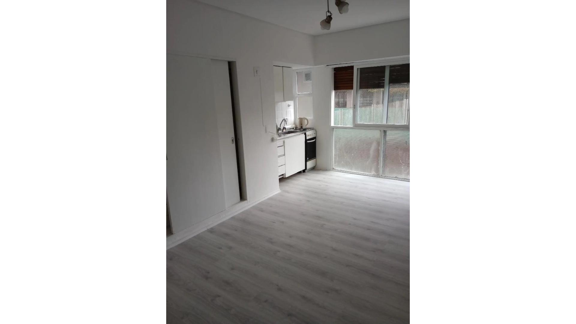 Libertador 2800 1°  – ARS500.000 – Departamento – en Alquiler