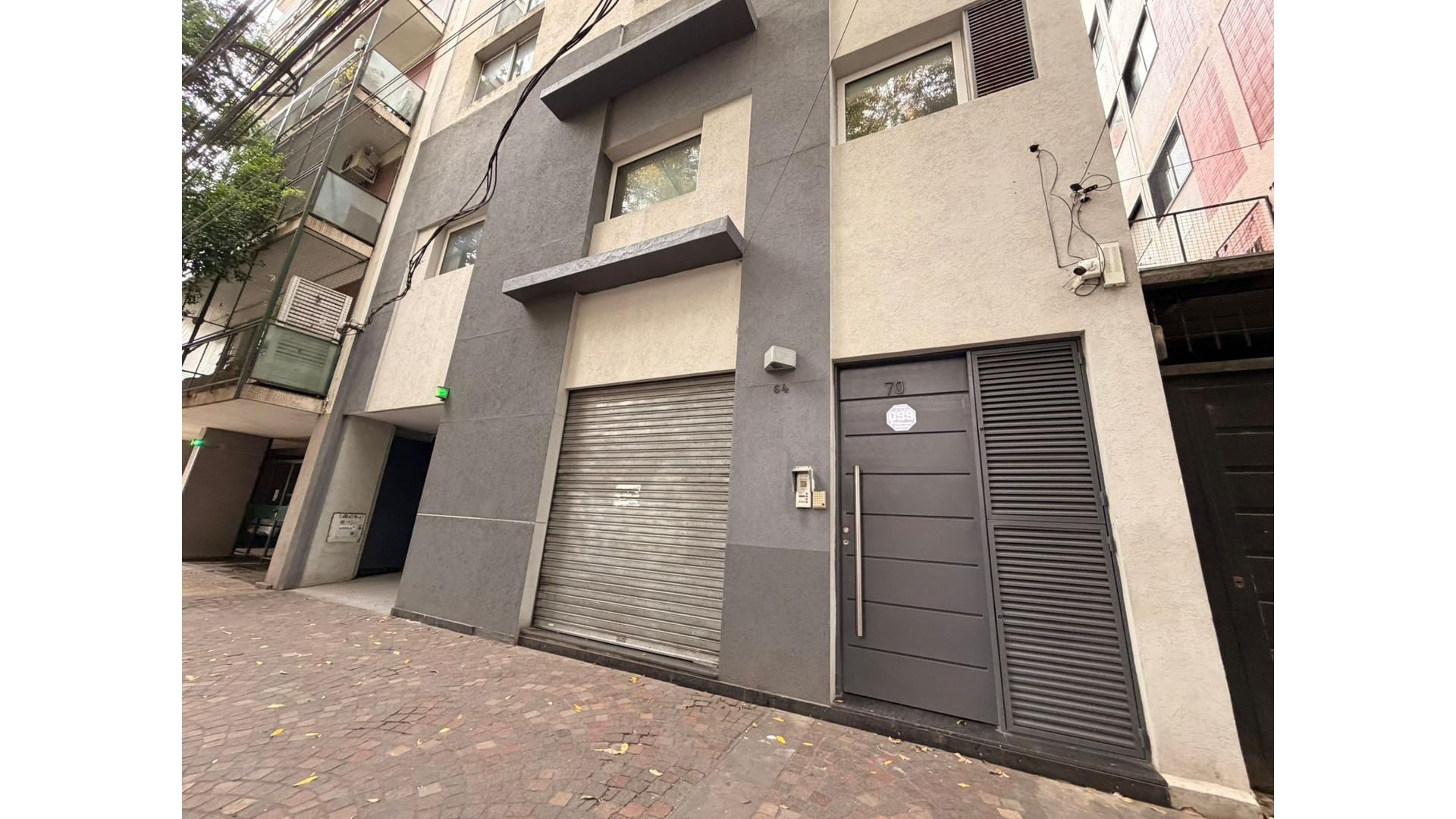 Urquiza 100 3°  – ARS850.000 – Oficina – en Alquiler
